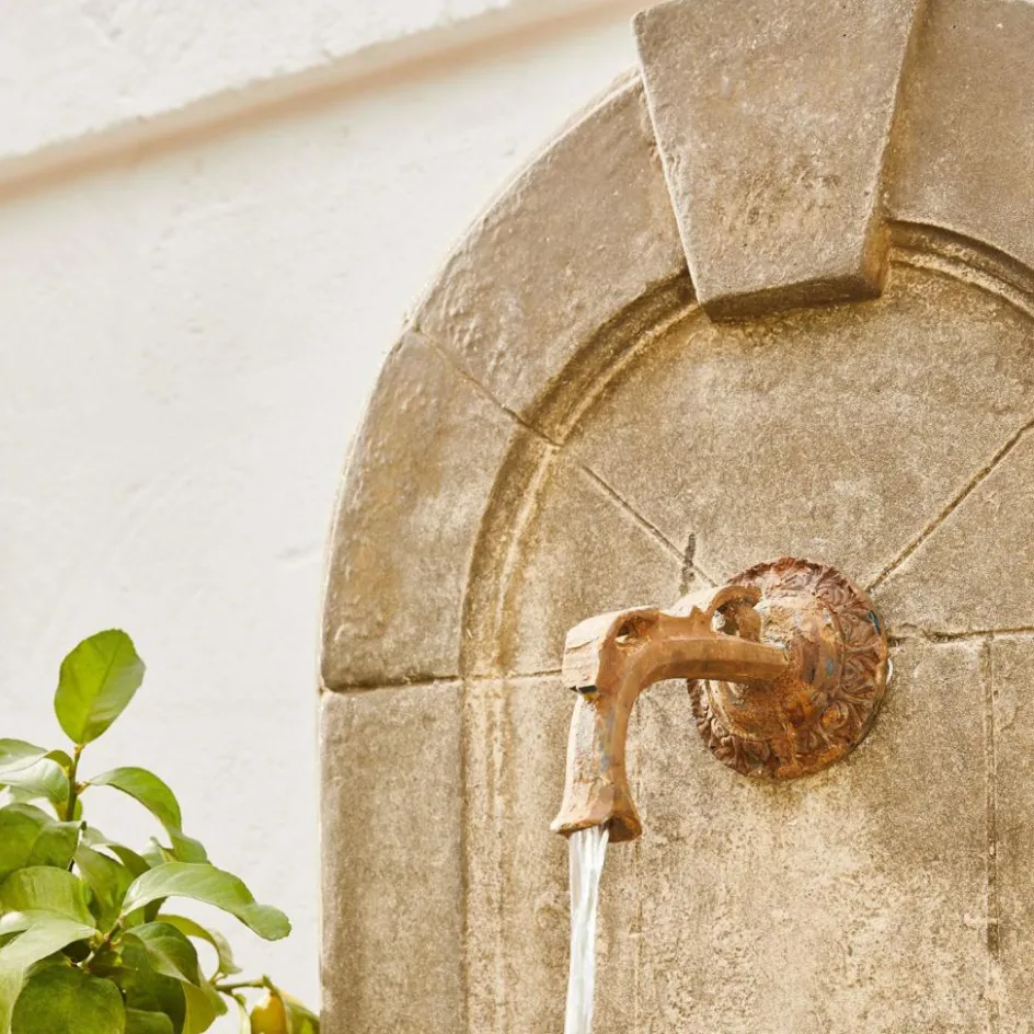 Pflanzbrunnen|Pflanztische^LOBERON Brunnen Ginette