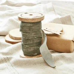 Geschenkverpackungen|Accessoires^LOBERON Samtband Andaris olivgrün